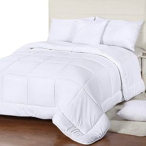 BRAND NEW DUVET INSERT/ COMFORTER INSERT QUEEN